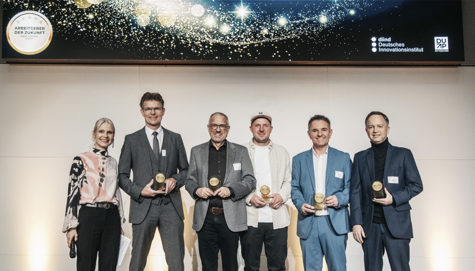 Dr. Martin Dei con otros ganadores del premio