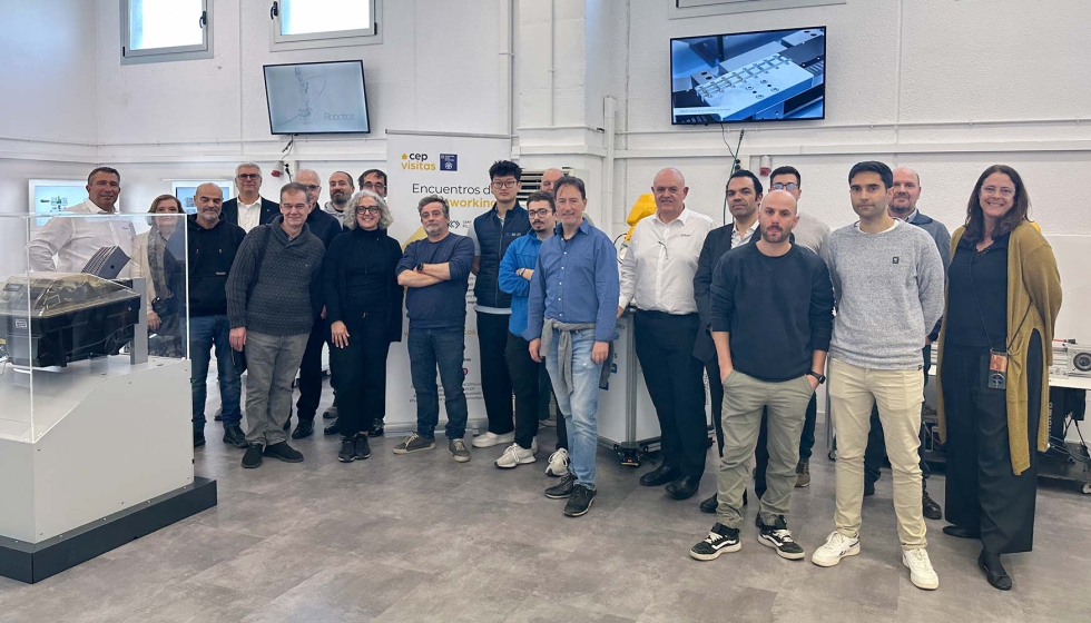 Foto de familia de los asistentes a la jornada