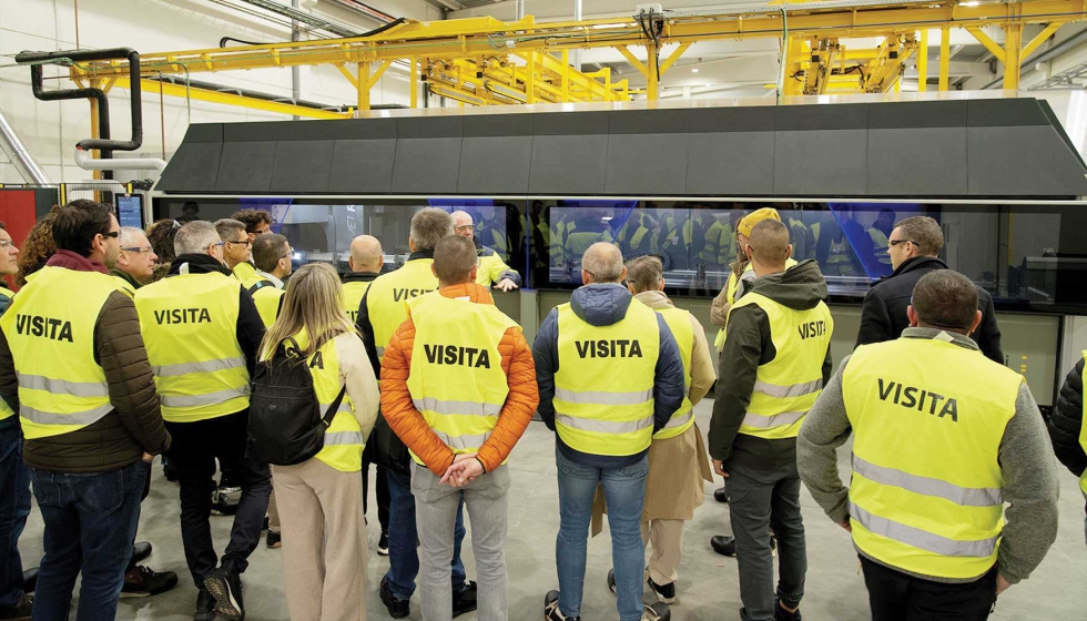 Los invitados a la convencin LlazaWorld tambin pudieron visitar la nueva fbrica de prgolas