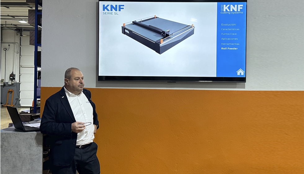 Jordi Herrero, director comercial i responsable marca KNF, expuso las ventajas y caracter�sticas de la gama KNF y la serie SL en particular...