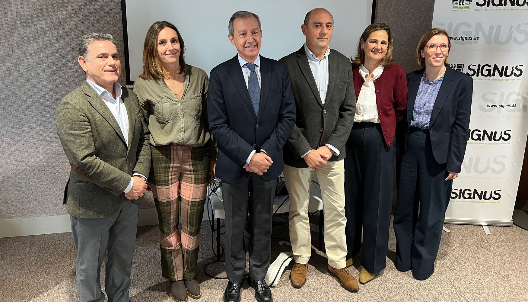 De izquierda a derecha, Romn Martn, Isabel Rivadulla, Carlos Prieto, Julin Madruga, director de Relacin Empresas Adheridas; Nuria Guijarro...