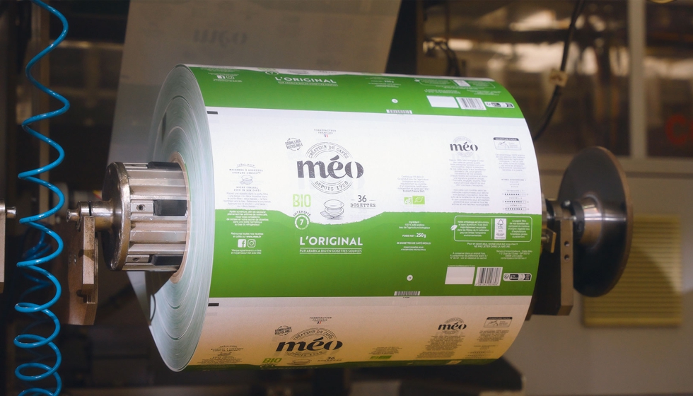La nueva l�mina para flowpacks de PE dise�ada para el reciclaje de adapa para Meo en la planta de envasado