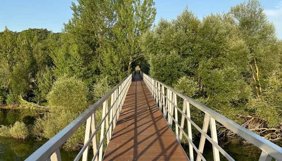 La pasarela Marieta ofrece al visitante la posibilidad de recorrer 380 metros lineales sobre el agua