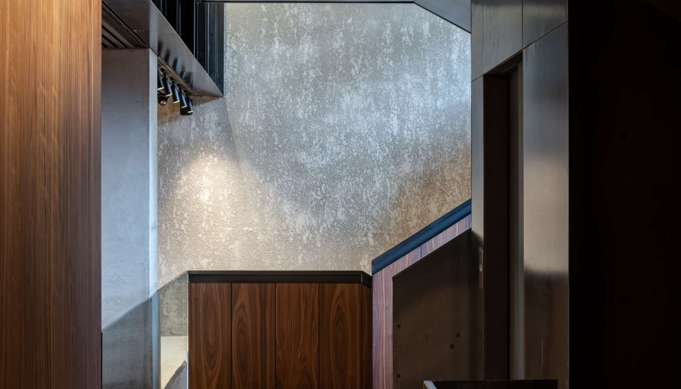 Simon aporta soluciones para participar directamente en el dilogo con el diseo del Restaurante Cobo Estratos. Foto: Pegenaute...