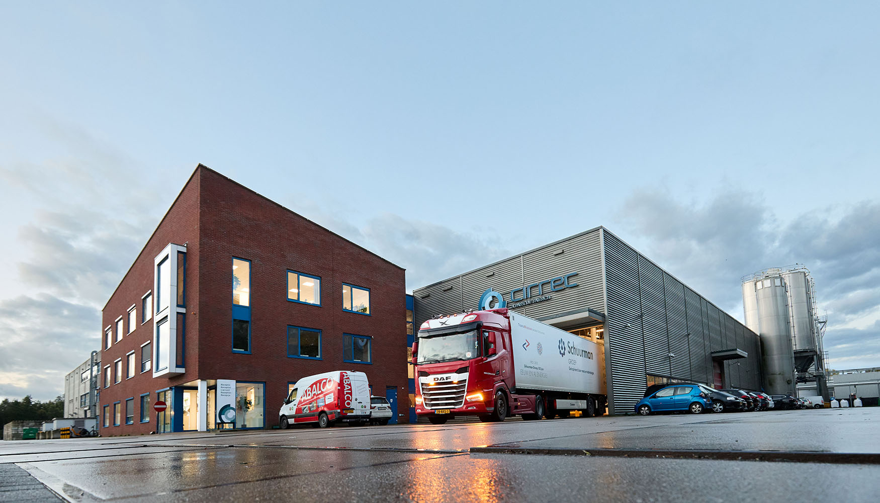 Cirrec (Grupo Faerch) opera una moderna planta de reciclaje de bandejas de PET en Duiven (Pases Bajos)