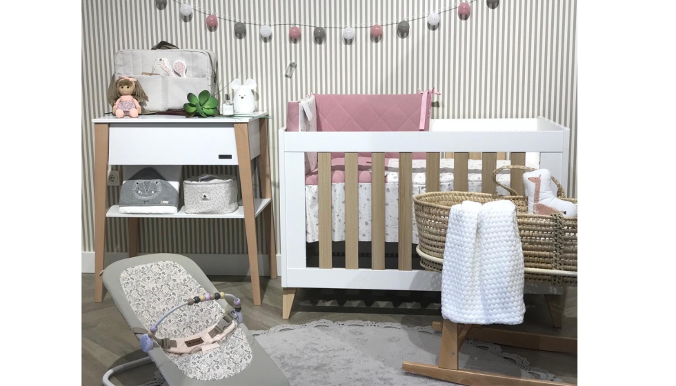 La parte de mobiliario infantil complementa la oferta de coches de paseo y sillas auto