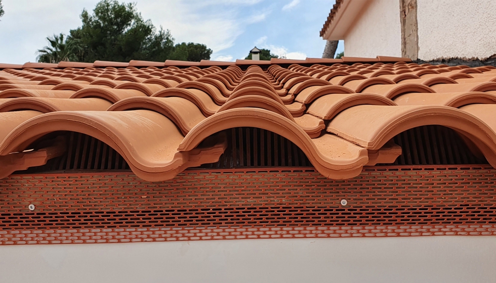 Las cubiertas microventiladas evitan el sobrecalentamiento en verano y mantienen el calor interior en invierno