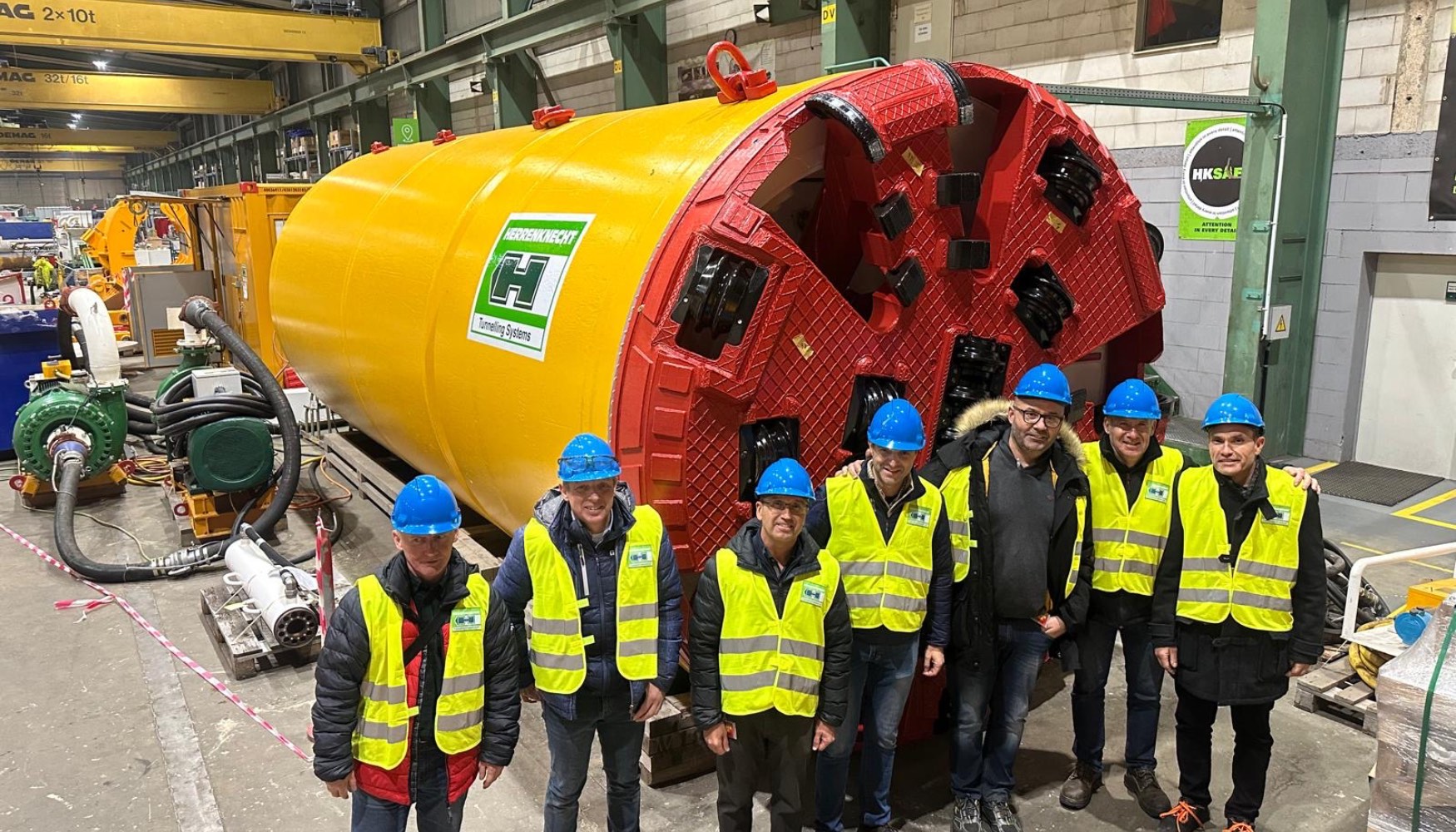 Acto de entrega de la microtuneladora de Herrenknecht a Catalana de Perforacions