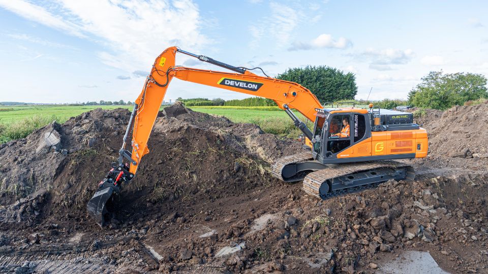Escavadoras el�tricas de rastos DX250LCE-7, Develon
