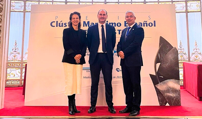 Javier Garat, con los representantes del Cl�ster Naval de C�diz y del Cl�ster Mar�timo de Canarias