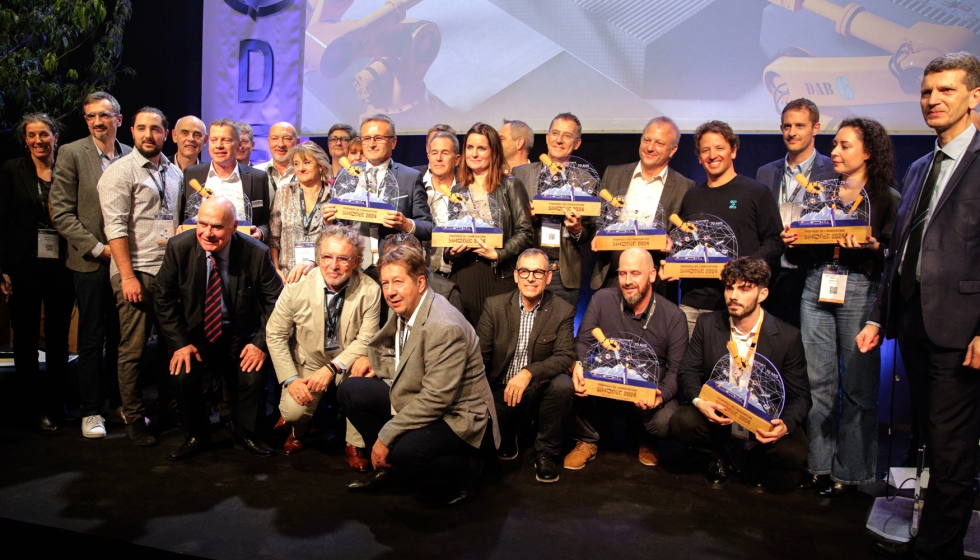 El primer evento de la feria, la ceremonia de entrega de los Premios a la Innovaci�n, re�ne a expositores y visitantes, proveedores y usuarios...