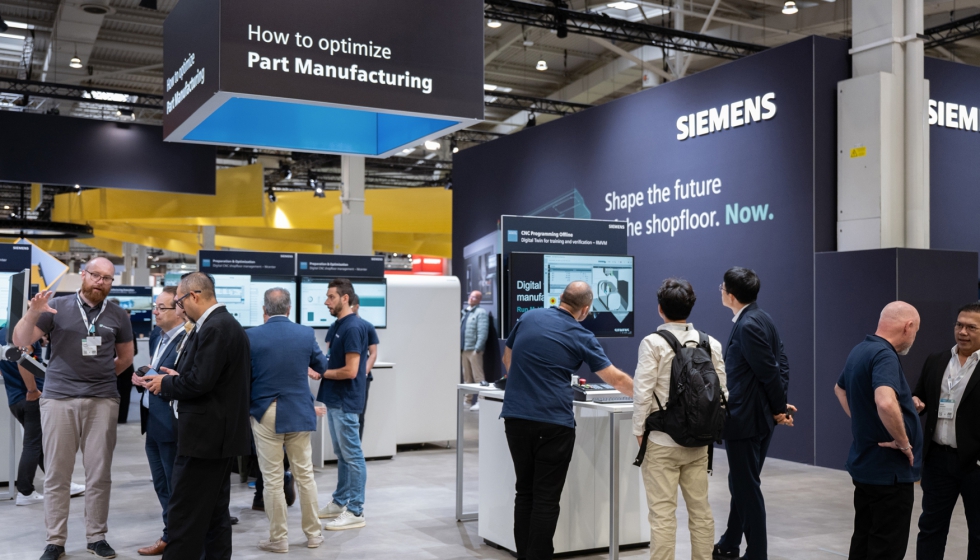 En el stand de Siemens destac� el Machine Tool Robot (MTR), desarrollado en colaboraci�n con Fraunhofer IFAM y autonox Robotics. Foto: Rainer Jensen...