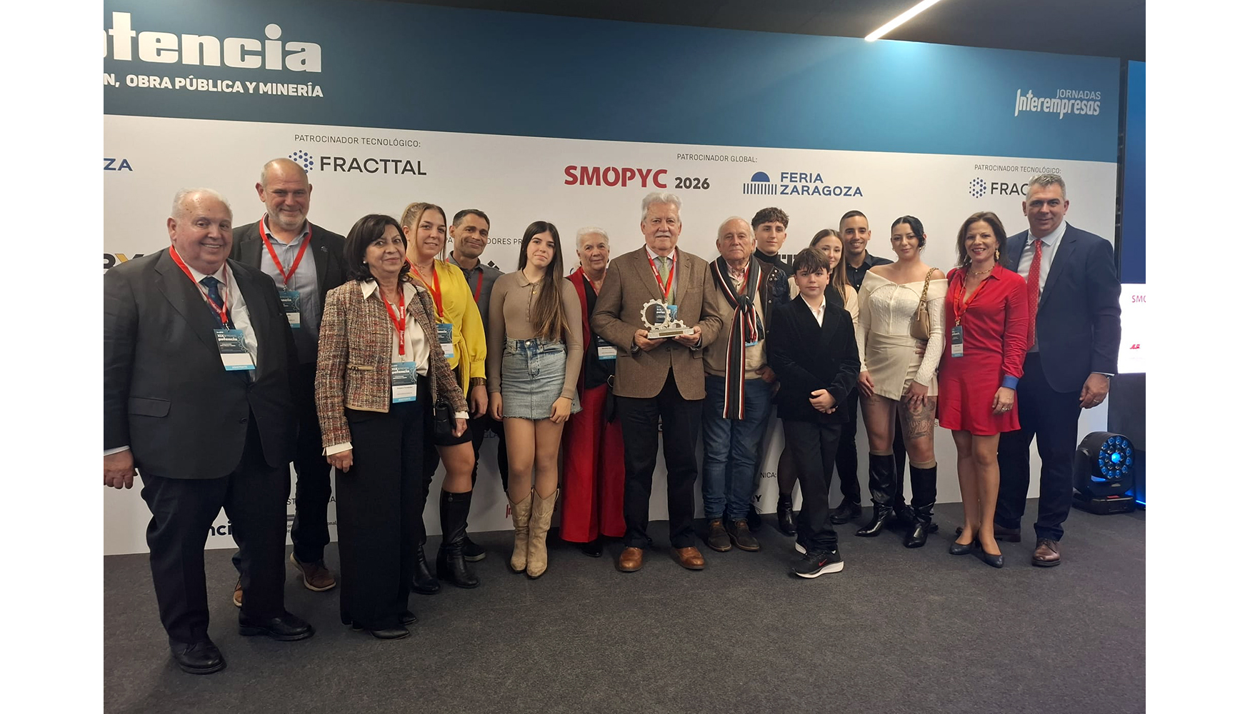 Celso Anca estuvo arropado por su familia y amigos durante el homenaje