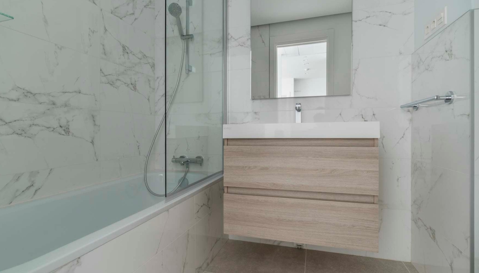 La est�tica contempor�nea, limpia y funcional de los ba�os, pensada tanto para los de uso residencial como para los espacios corporativos...