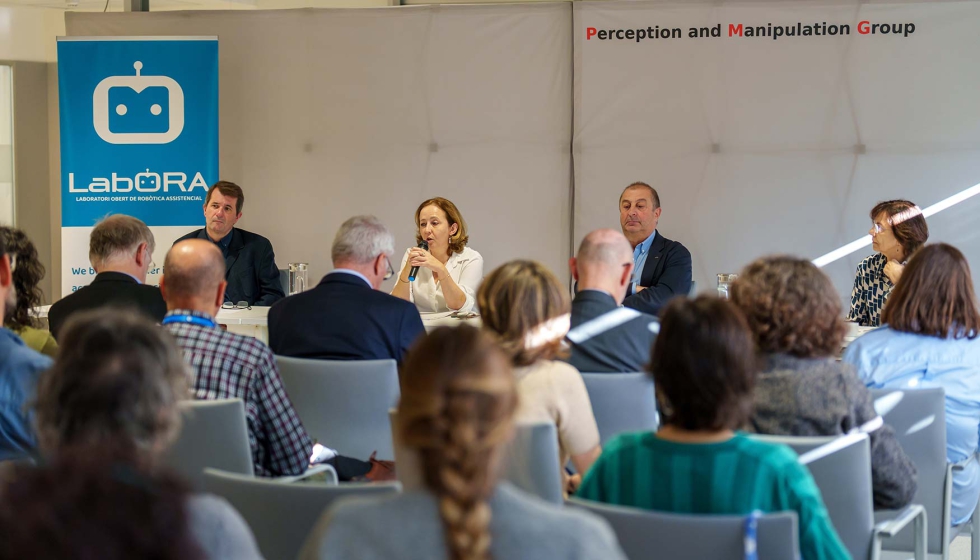 De izquierda a derecha, Guillem Aleny�, director del IRI; Elo�sa del Pino, presidenta del CSIC; Francesc Torres, rector de la UPC...