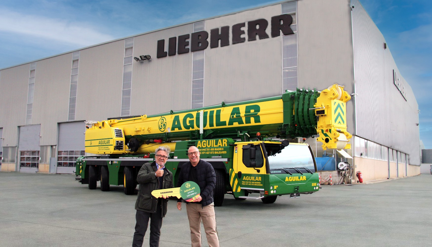 Entrega oficial de la gr�a m�vil Liebherr LTM 1400-6.1 de Gr�as Aguilar...
