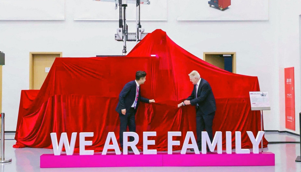 Presentaci�n de la nueva m�quina de inyecci�n EcoPrimus totalmente el�ctrica, que a partir de ahora se producir� localmente en China...