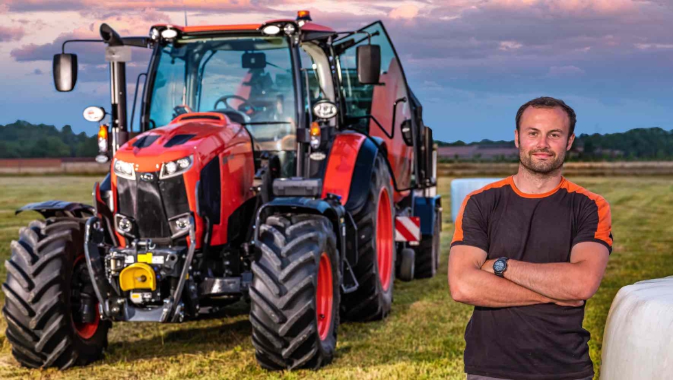 La garant�a de serie de 5 a�os � 2.000 horas y el sistema Kubota Connect lo mantienen siempre conectado a la Red de Concesionarios Oficiales...