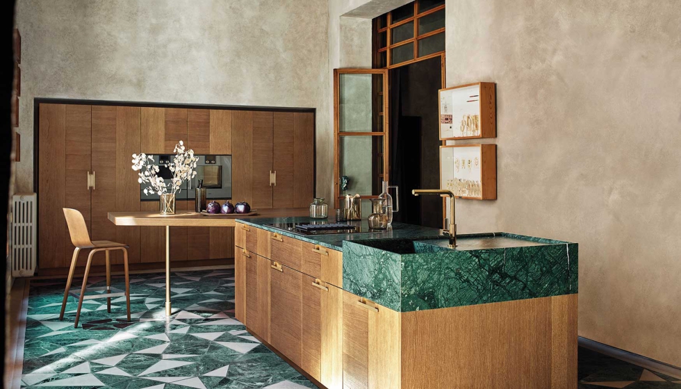 Art & Order est� dise�ada por Garcia Cumini y encuentra su identidad en la combinaci�n del m�rmol Verde Guatemala y el Rovere Mediterraneo Intarsio...