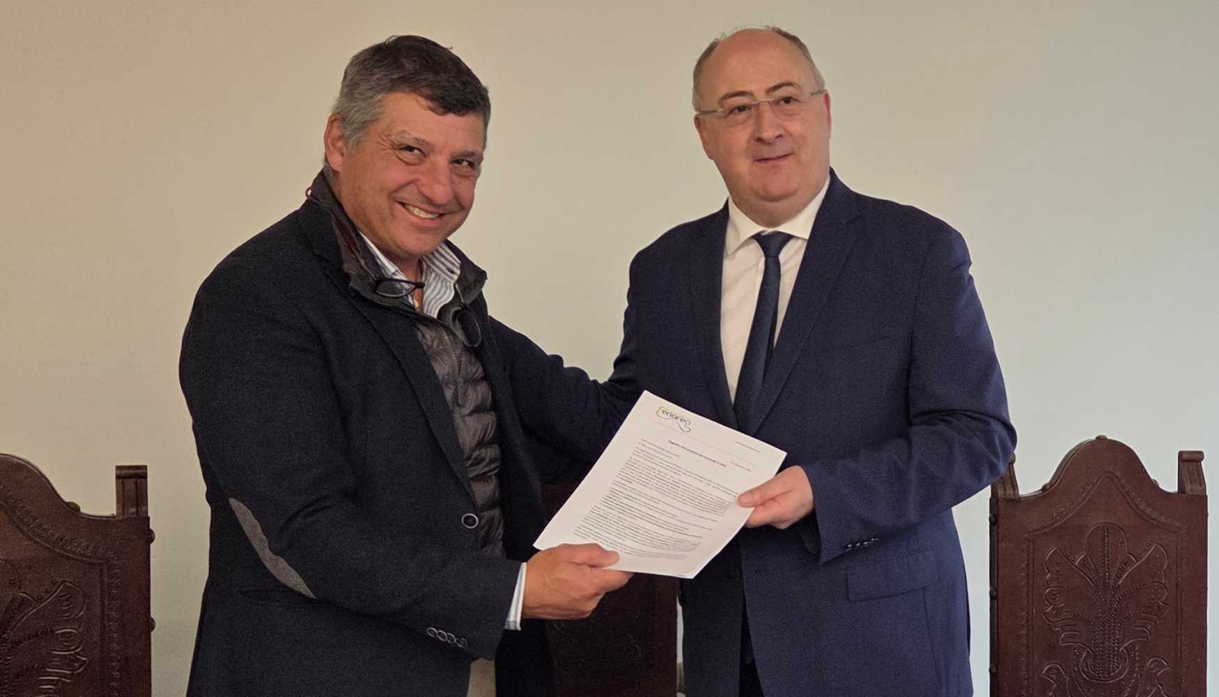 José Núncio, presidente da FENAREG e José Manuel Fernandes, ministro da Agricultura e Mar