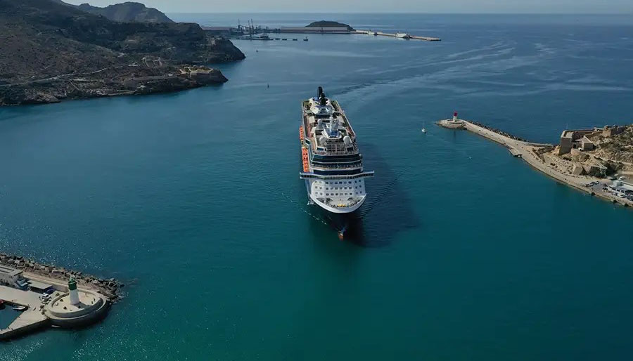 La compa��a gestiona 5 millones de toneladas de productos sider�rgicos al a�o desde 27 puertos en Espa�a y Francia, incluido Bayona...