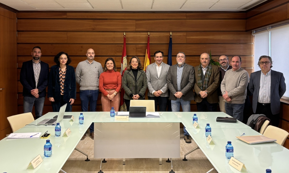 Encuentro de la consejera con los responsables de las tres redes rurales