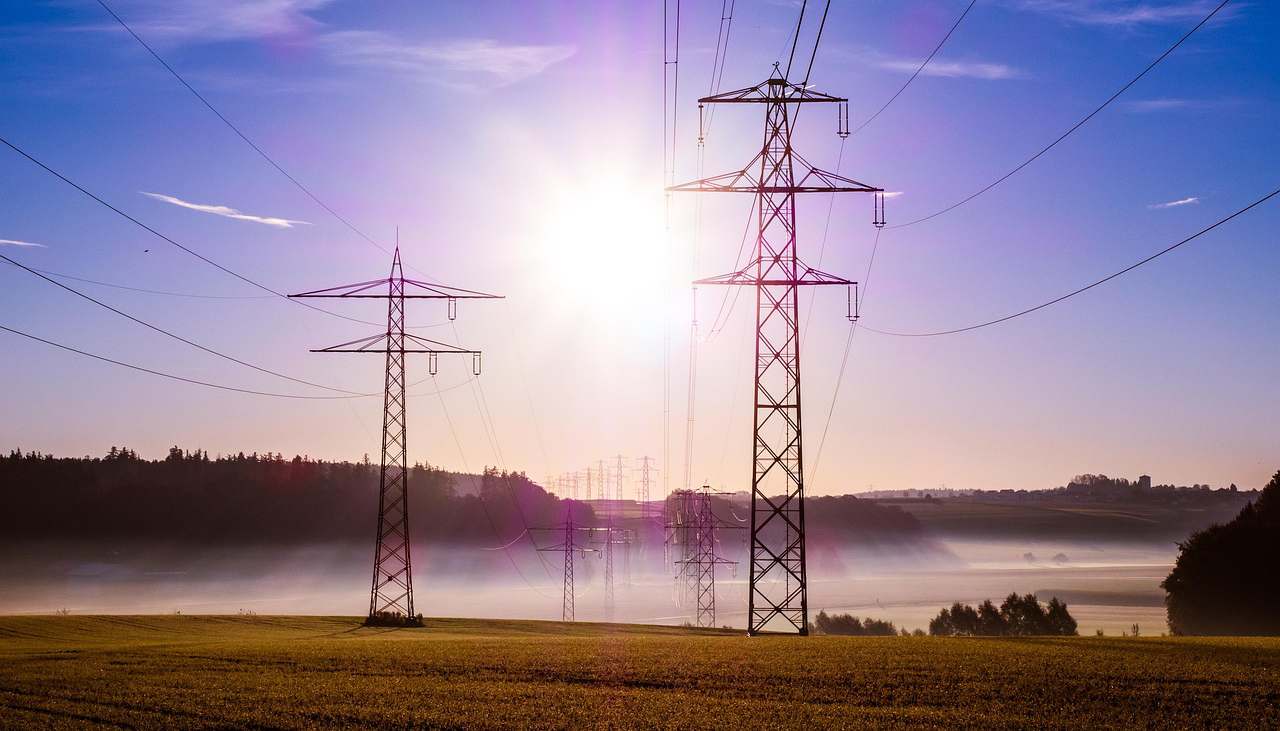 Uno se�ala que la demanda energ�tica de las plataformas log�sticas est� cambiando y requiere un suministro el�ctrico m�s estable y de mayor potencia...