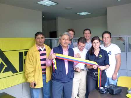 Afiliados de IPAF de Colombia junto a Romina Vanzi, coordinadora de operaciones de IPAF para Iberoamrica