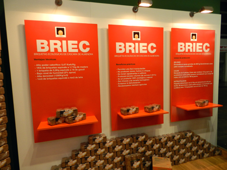 El segundo premio de Egtica-Expoenergtica Innovacin recay en el proyecto Briquetas ecolgicas de cscara de almendra Briec de Covaersa Energas...
