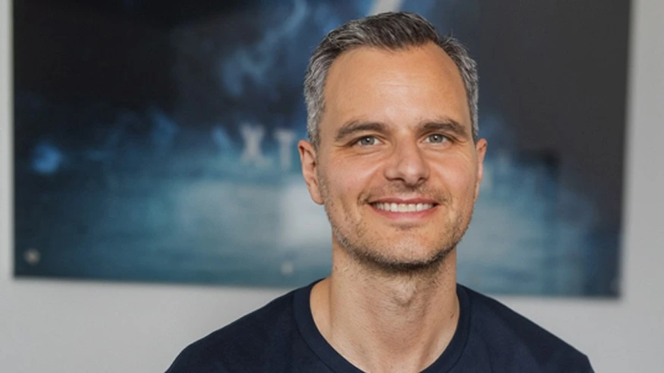 Patrick Fischer, diretor-geral da Xtraction GmbH, durante a apresenta��o do sistema XFlare. (Foto: Xtraction GmbH)...