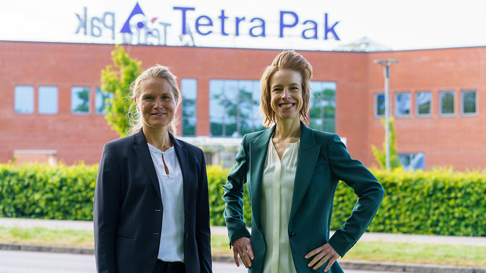 Nicole Uvenbeck, diretora de solu��es sustent�veis para f�brica e componentes OEM e Fiona Liebehenz, vice-presidente de componentes-chave...