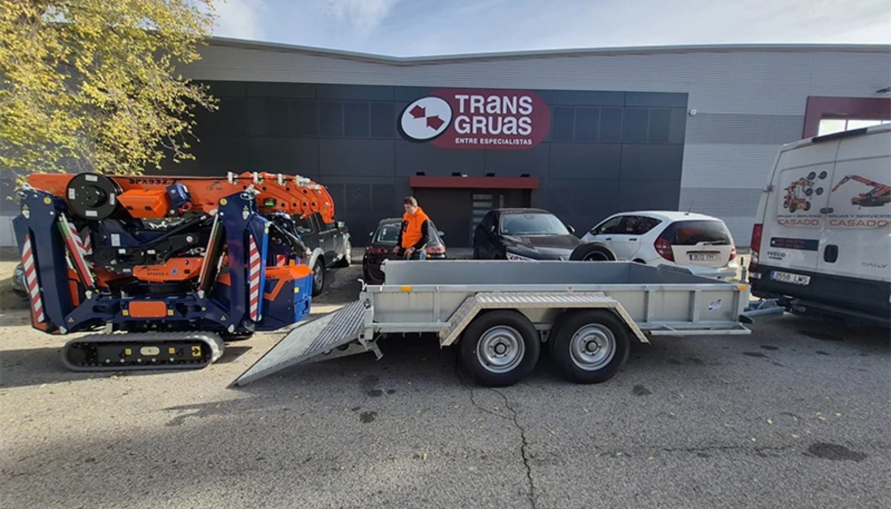 Transgr�as ha entregado a Gr�as y Servicios Casado la primera minigr�a Jekko SPX532.2 CDH de litio que llega a Espa�a...