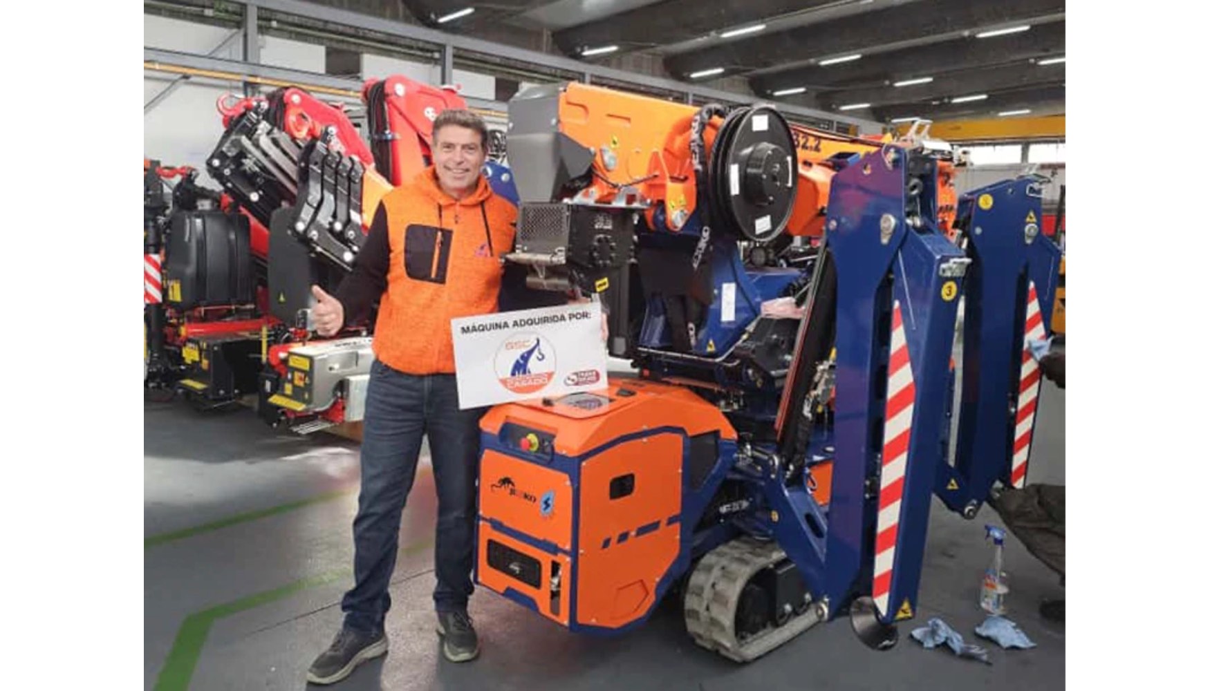 Entrega de la minigr�a a Gr�as y Servicios Casado