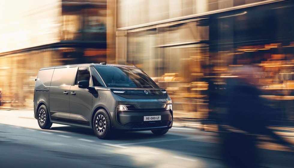 Nuevo Renault Trafic Furg�n E-Tech el�ctrico presentado en Solutrans 2025 como primer miembro de una nueva generaci�n de comerciales el�ctricos...