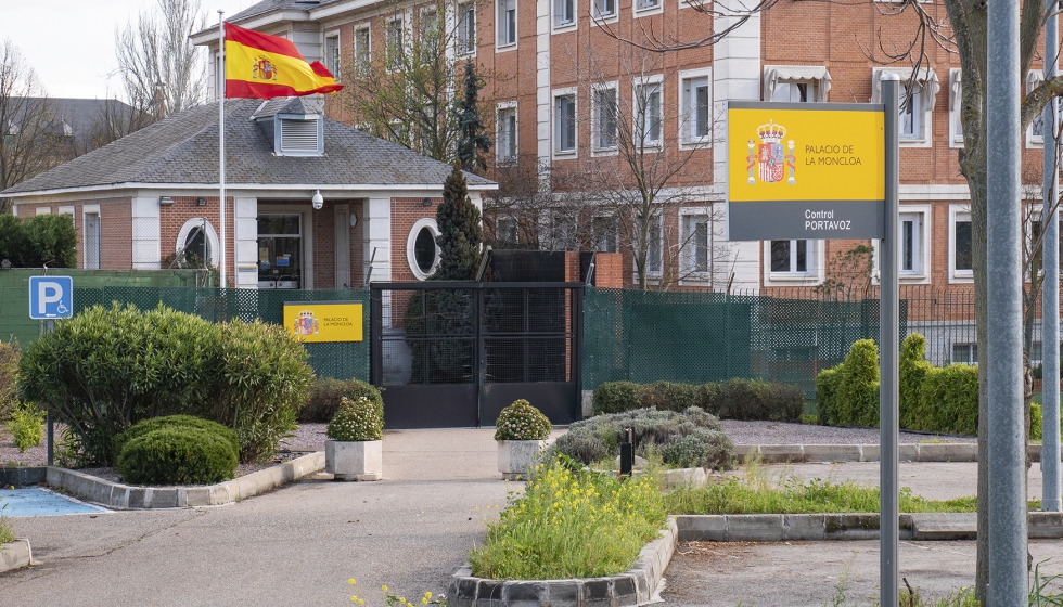 Fachada principal del Palacio de la Moncloa...