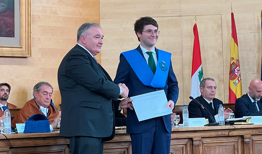 Juan Ignacio D�az-Pin�s C�zar, Premio Fundaci�n Centro Tecnol�gico SOERMAR al mejor expediente acad�mico del Grado en Arquitectura Naval...