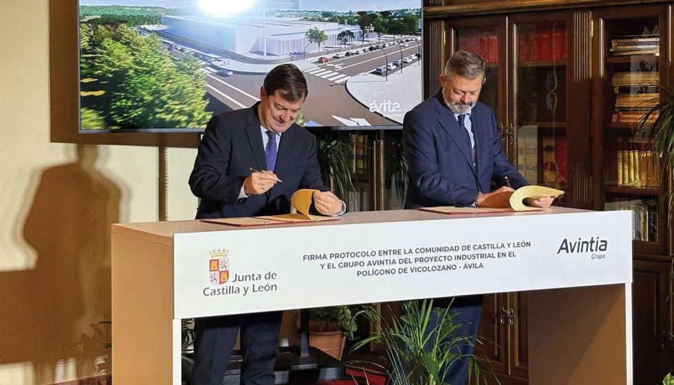 El presidente de la Junta de Castilla y Le�n, Alfonso Fern�ndez Ma�ueco, junto a Antonio Mart�n, presidente de Grupo Avintia...