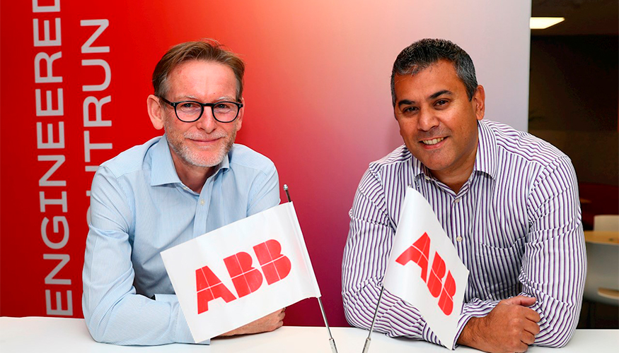 Colin Smith, director general de IPEC, y Richard Mahomed, responsable de la Divisi�n ABB Electrification en Reuno Unido...