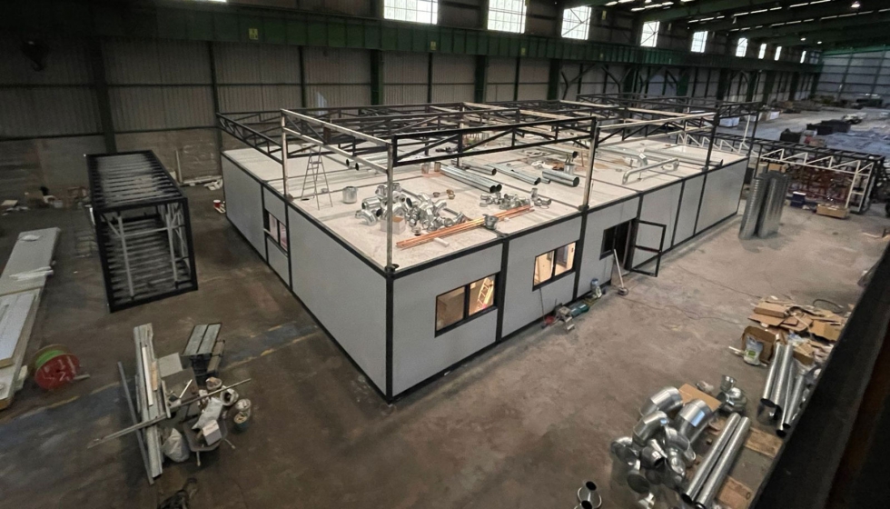 Imagem do processo de produ��o em f�brica, em territ�rio espanhol, de um hospital nas Ilhas Maur�cias, antes da sua exporta��o para �frica...