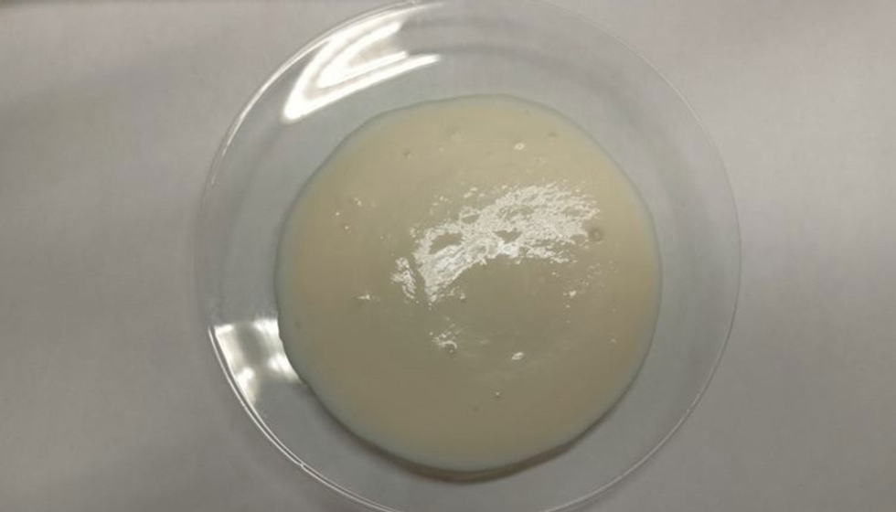 O molho para saladas cont�m fibra de leguminosas e �leo de chia, sem qualquer aditivo estabilizante