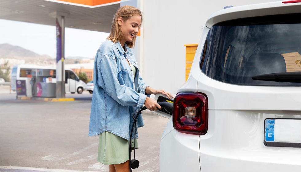 La encuesta revel� que el 84% de los gestores de estaciones de servicio es EE. UU...