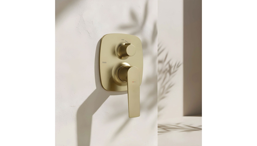 Ducha Rapid-box de la colecci�n Loft en acabado cava dorado