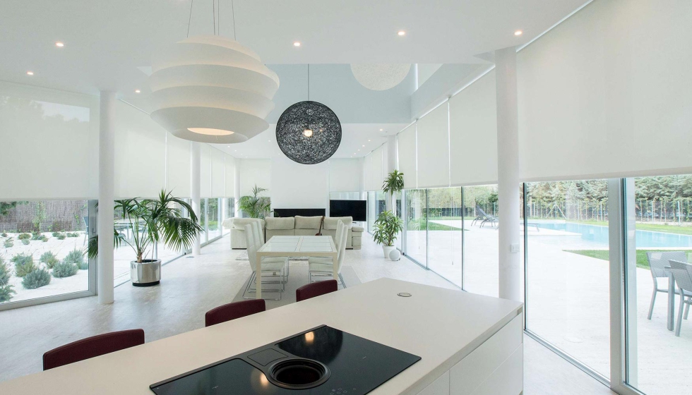 Con su capacidad de purificar el aire en las estancias, Airpux, de Bandalux, convierte la cortina en un elemento activo dentro del hogar...