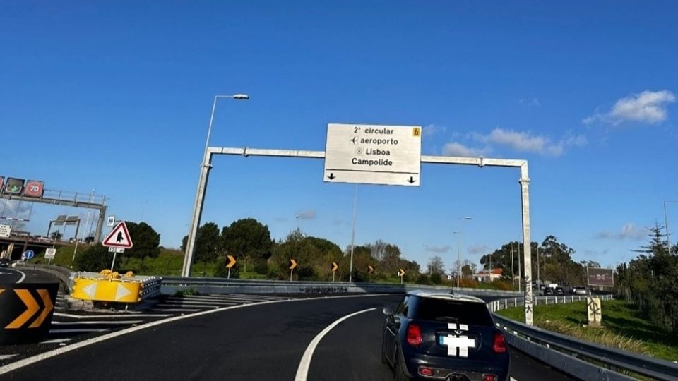 Com a duplica��o da via s�o refor�adas as condi��es de seguran�a rodovi�ria, com incremento da fluidez do tr�fego