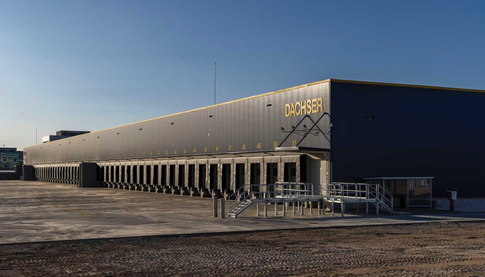 Entre los elementos esenciales de este proyecto figuran los abrigos de muelle DDF-10, instalados en un total de 100 posiciones de carga...