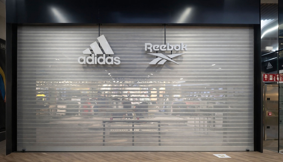 Persax cuenta con soluciones en puertas para grandes dimensiones pensadas para que el instalador no tenga ning�n problema en hacer frente a proyectos...