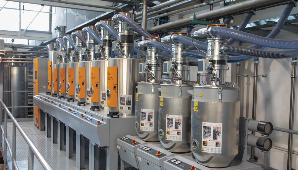 De izquierda a derecha...