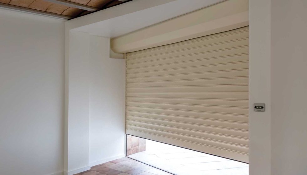 La calidad de las lamas de aluminio en las puertas de Saxun garantiza la m�xima resistencia ante cualquier factor externo...