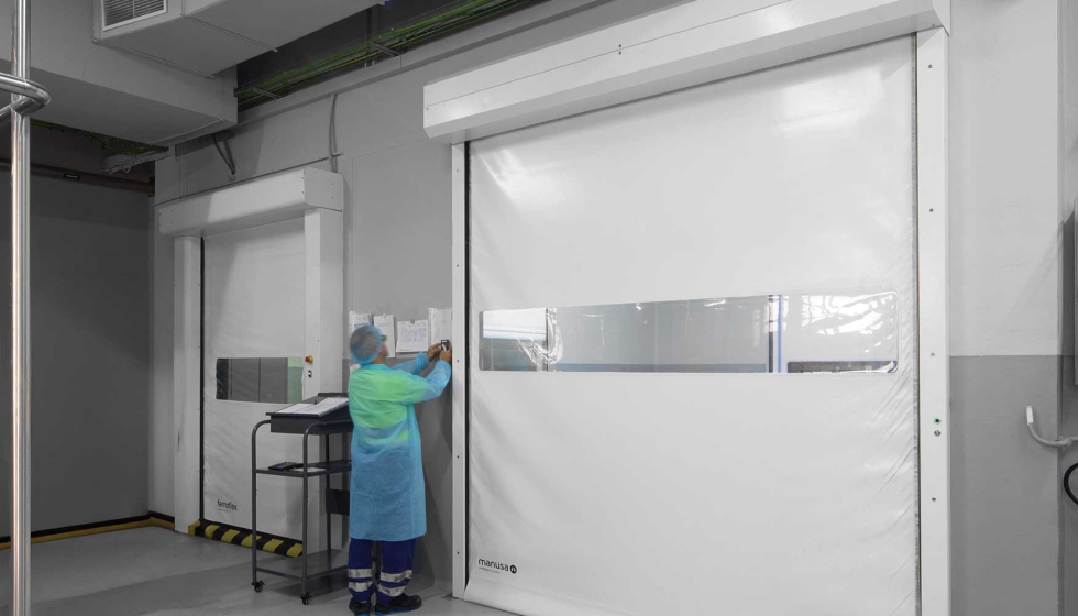 Muevo modelo de Manusa de puerta rápida para laboratorios y salas blancas