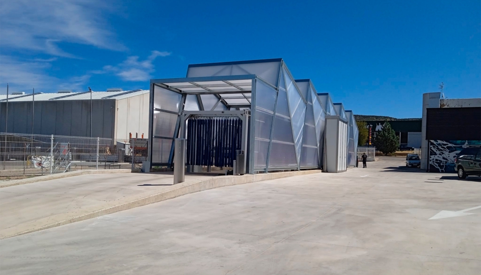 Los diferentes m�dulos integrados permiten realizar un proceso de limpieza completo, desde el prelavado con alta presi�n hasta el encerado final...